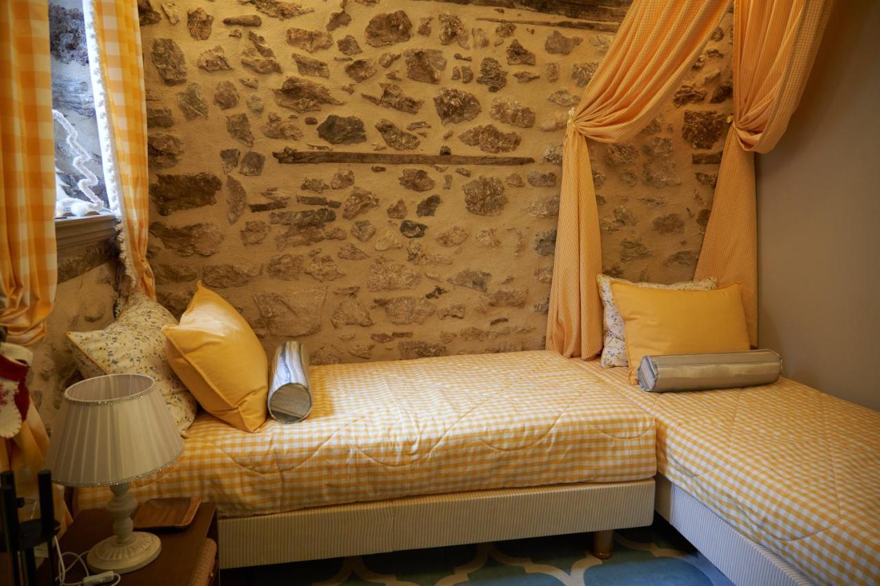 Dandy Villas Dimitsana - A Family Ideal Charming Home In A Quaint Historic Neighborhood - 2 Fireplaces For Romantic Nights エクステリア 写真