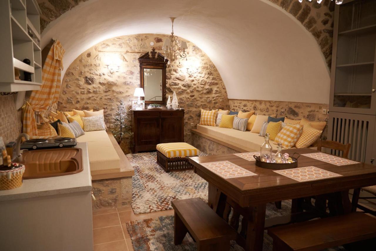 Dandy Villas Dimitsana - A Family Ideal Charming Home In A Quaint Historic Neighborhood - 2 Fireplaces For Romantic Nights エクステリア 写真